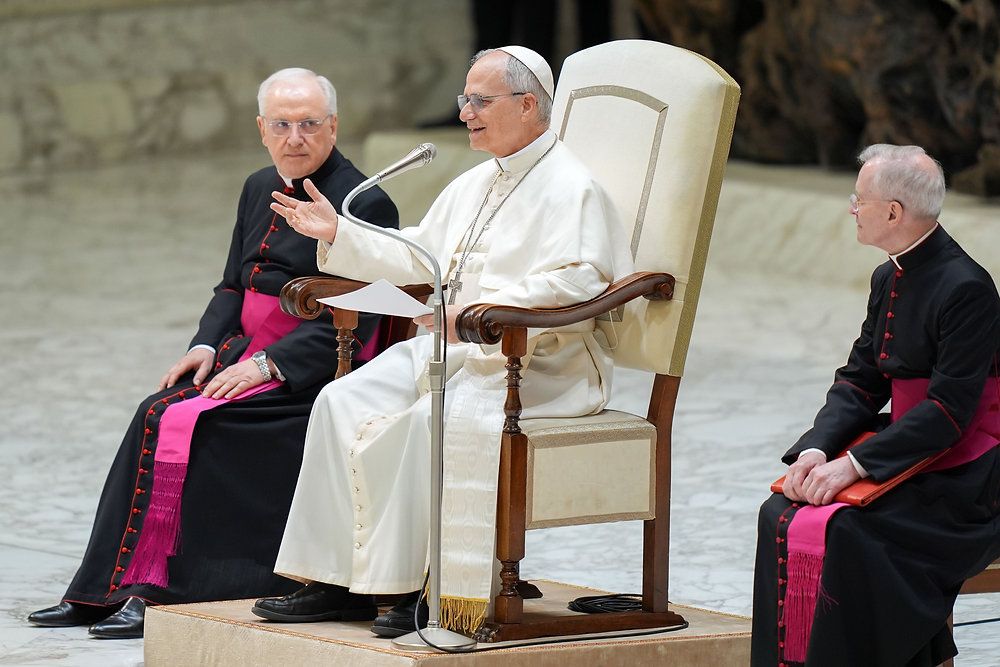Old and New: The American Pope Takes on AI