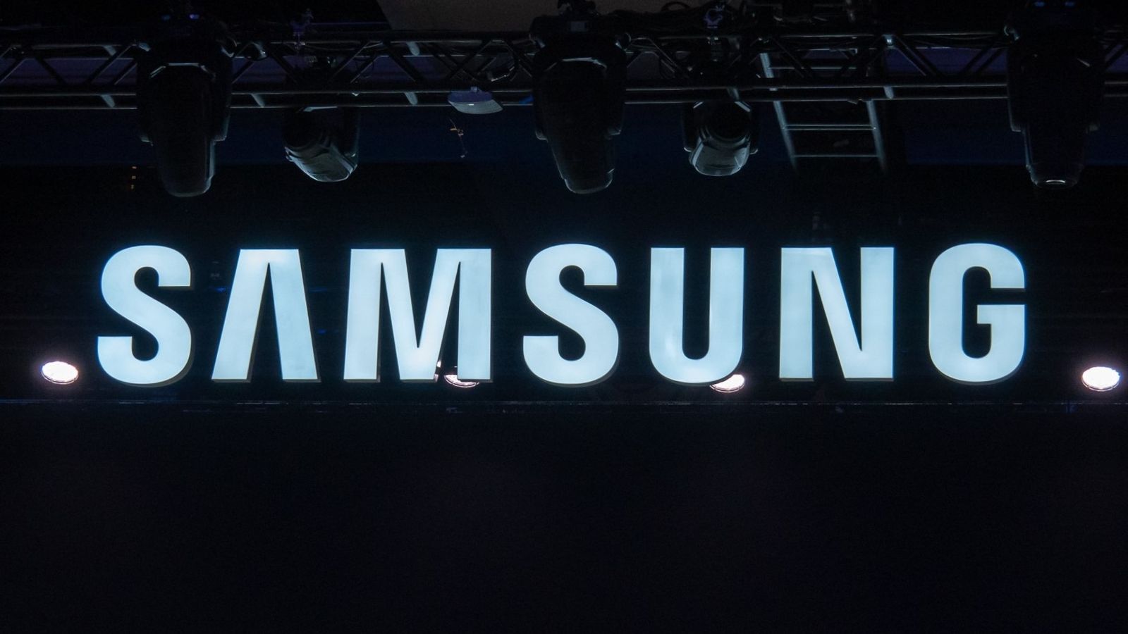 Rumors put standalone Samsung smart glasses in its future to compete with Google, Meta