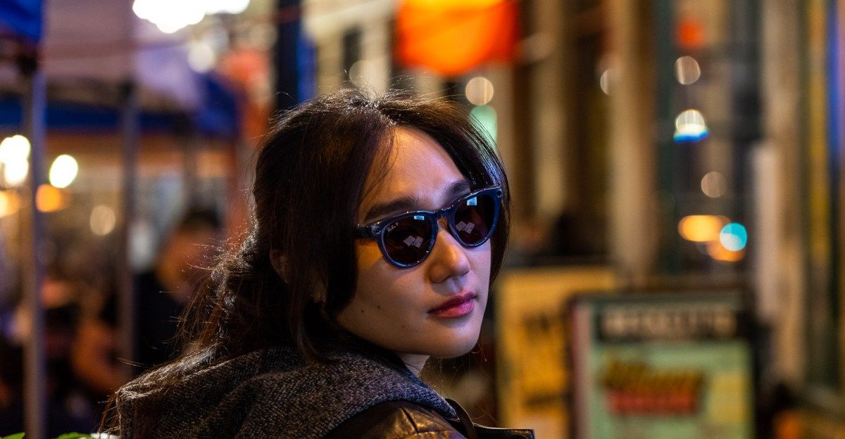 It’s time for Meta to add a display to its smart glasses