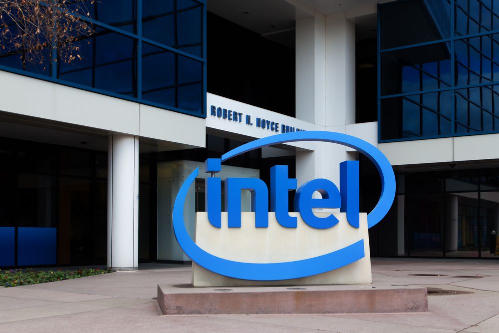 Jim Cramer Says “Intel Can’t Be Allowed to Fail”