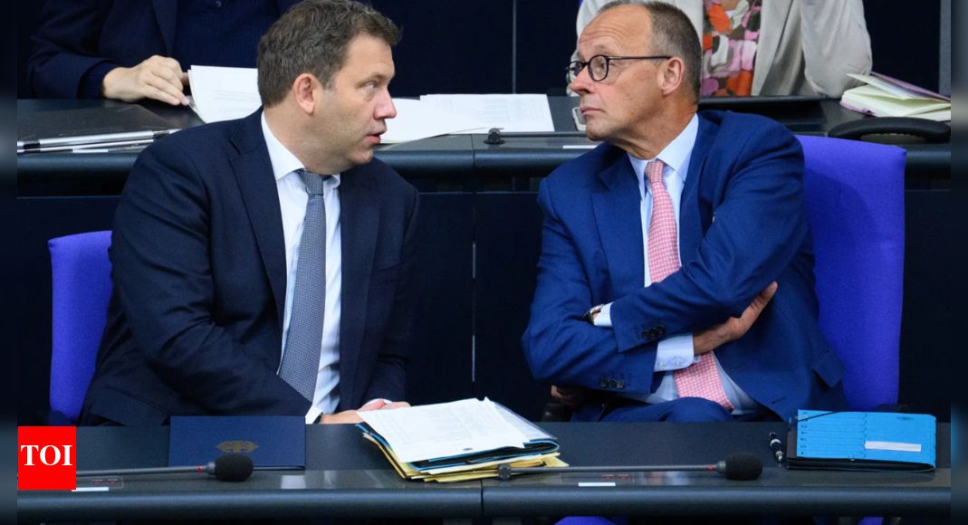 Germany's government closes its ranks at time of crisis - The Times of India