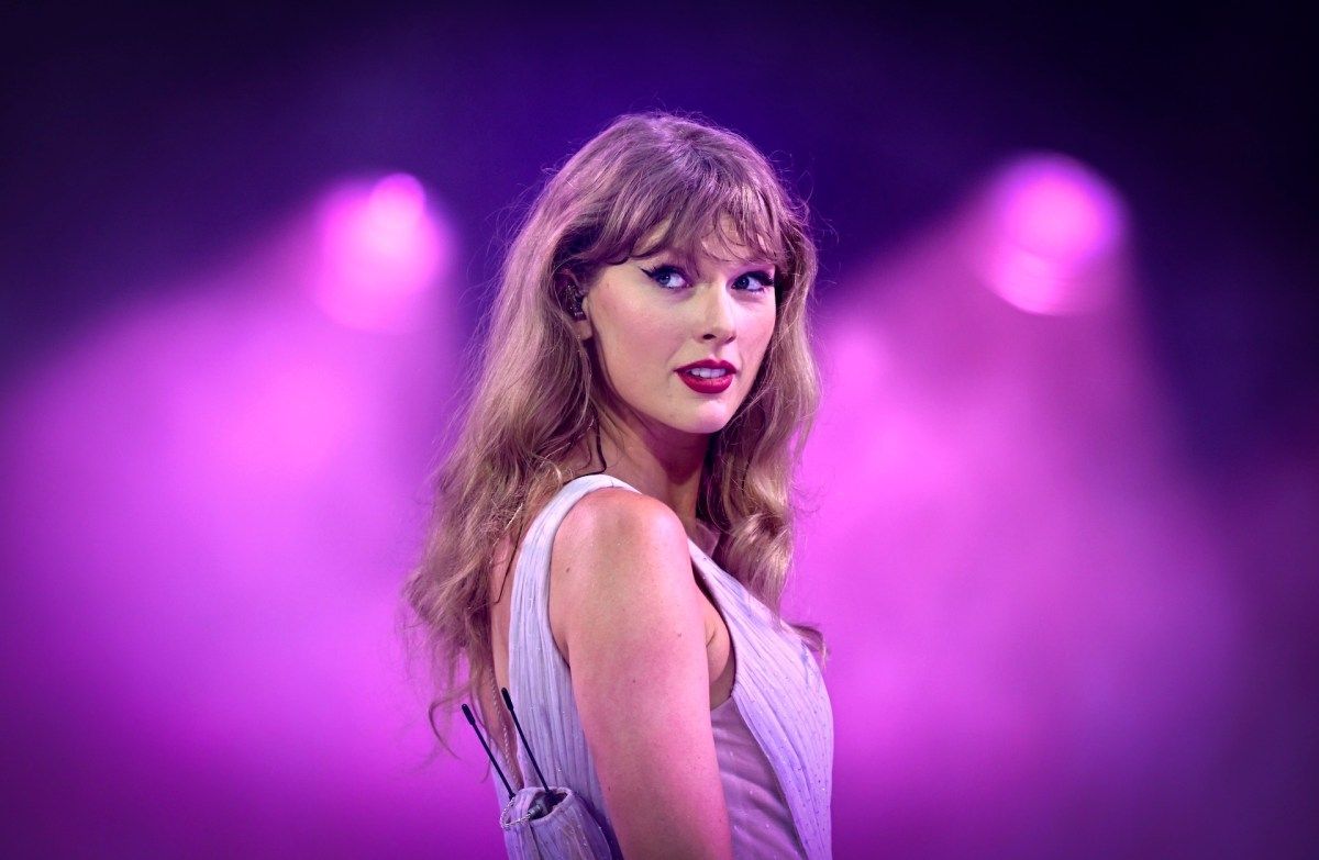 Taylor Swift fans accuse singer of using AI in her Google scavenger hunt videos | TechCrunch