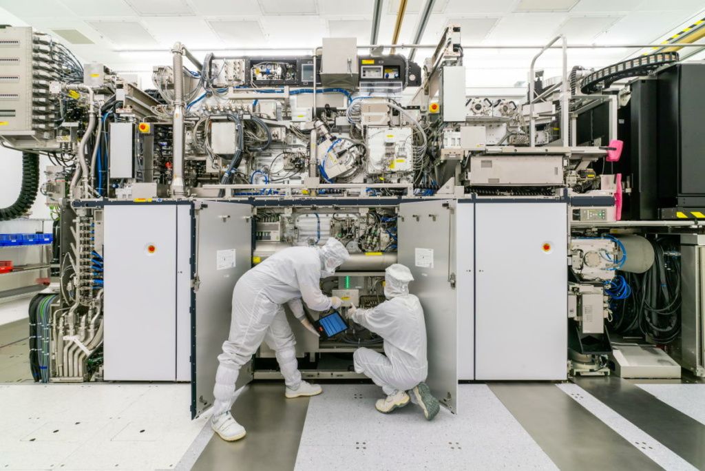 ASML remains cautious about 2026 - Bits&Chips
