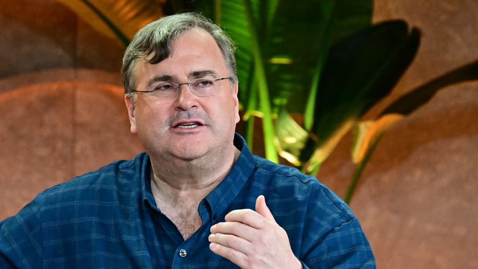 OpenAI investor Reid Hoffman spars with AI czar Sacks, calls Anthropic 'one of the good guys'