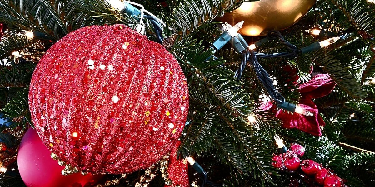 AI helping families with Christmas decorations