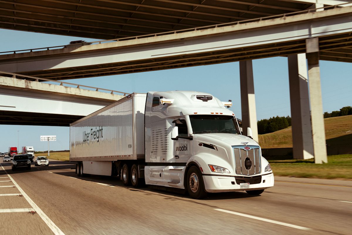 Waabi unlocks DTC model with surface street driving