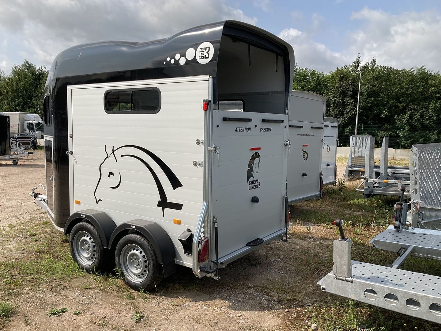 Paardentrailer bij Palmaers Trailers Bilzen