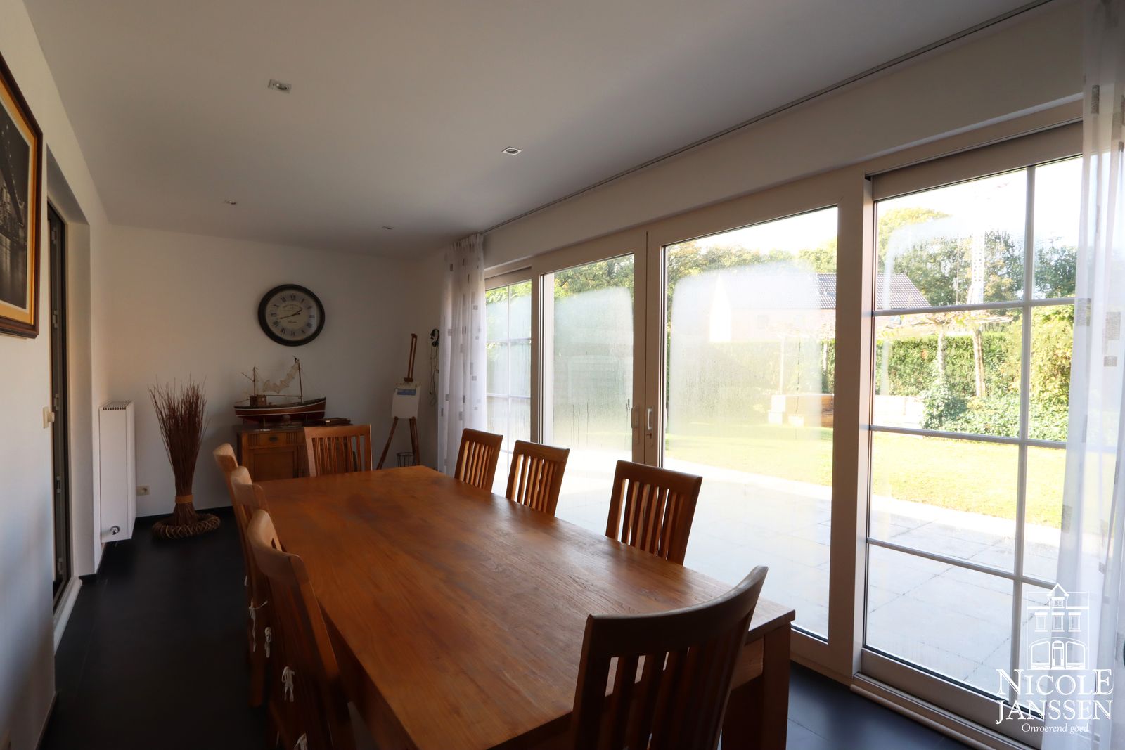 10 Nicole Janssen - huis te koop - Meester Dreesenstraat 10 te Lanklaar - tuinkamer2.jpg