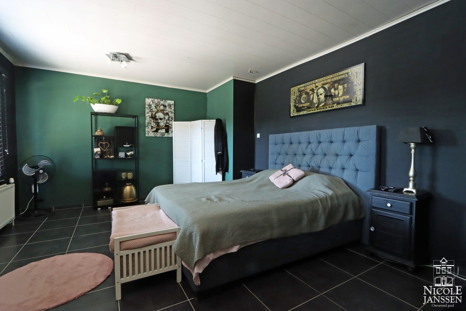 10 Nicole Janssen huis te koop Kessenich Venlosesteenweg 359 (slaapkamer).jpg