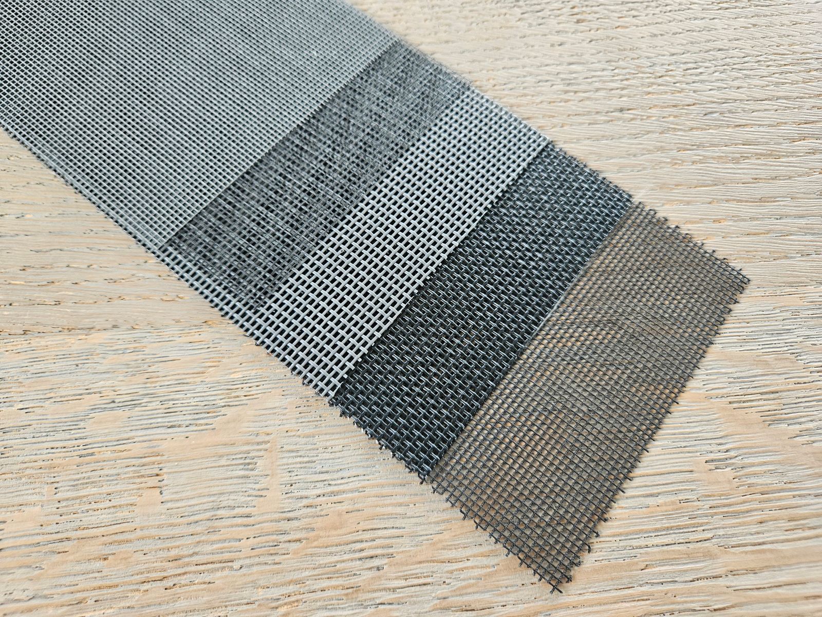 Toile: gris, noir, petscreen ou semi-pet