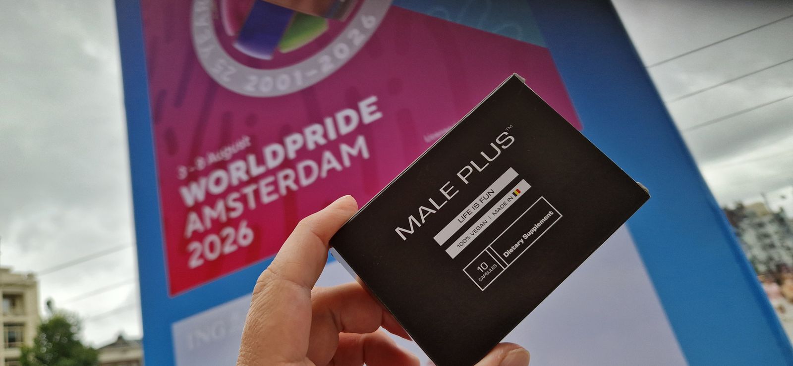  Male Plus Schittert tijdens Amsterdam Pride