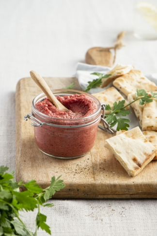 Hummus van rode biet