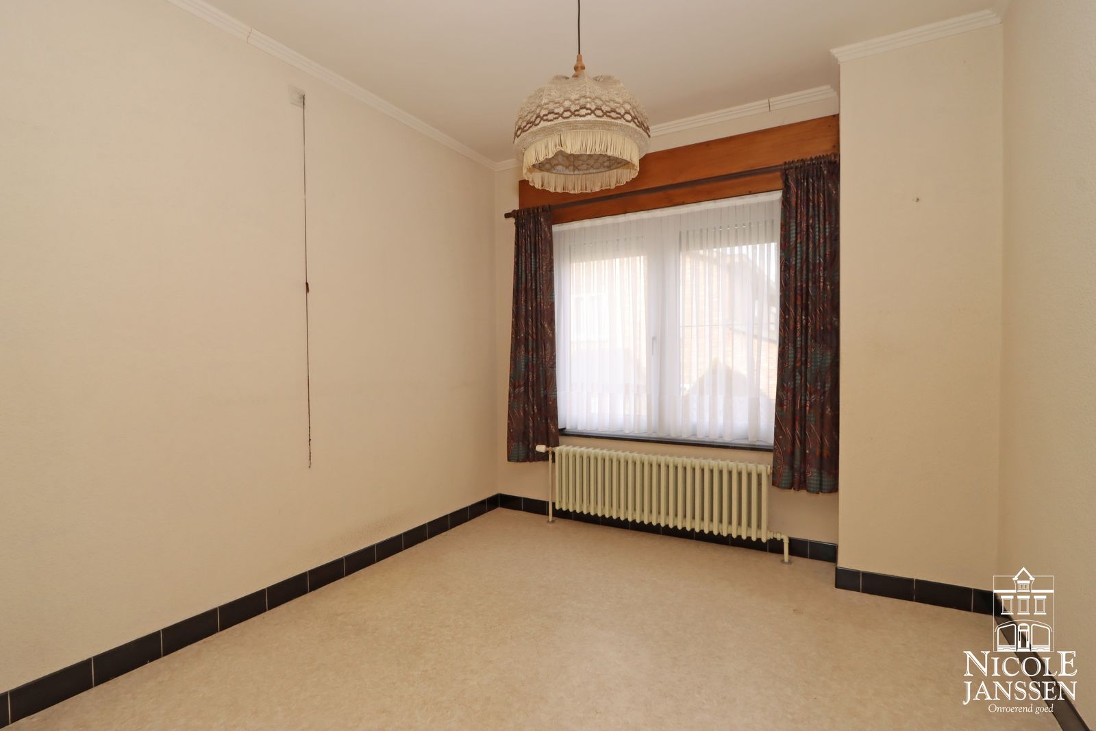 14 Nicole Janssen- huis te koop - Aldeneik Leeuwerikstraat 41 (slaapkamer).jpg
