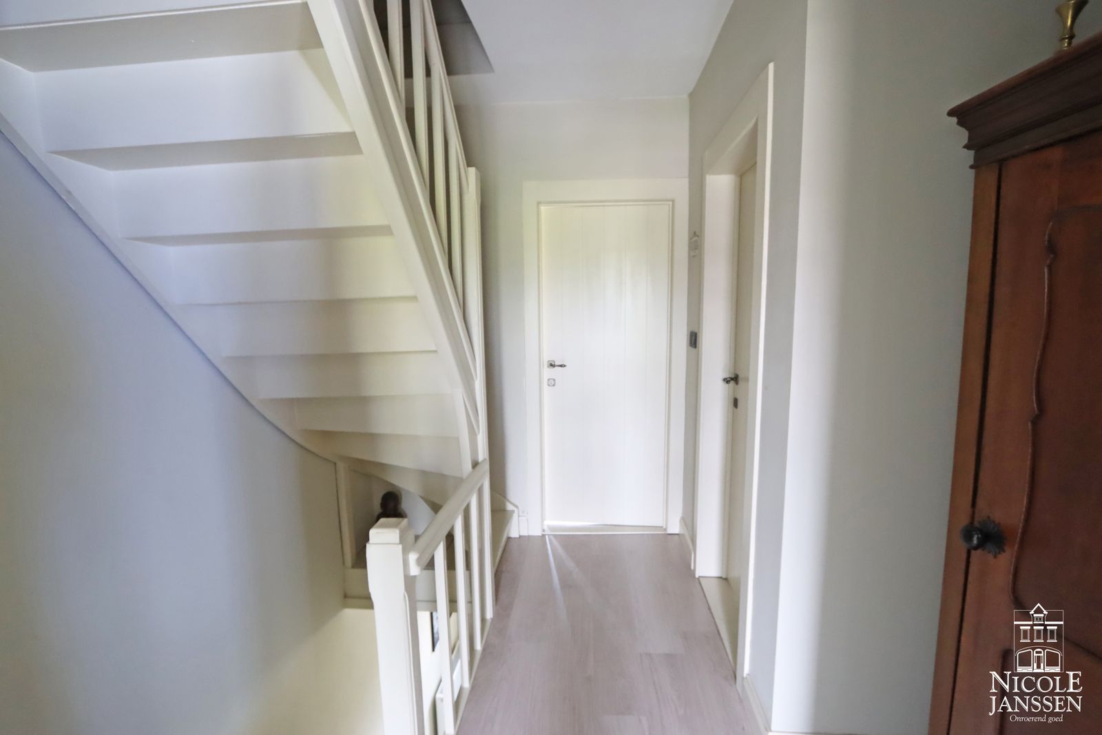 15 Nicole Janssen huis te koop - Slachthuisstraat 29 te Maaseik (overloop)_bewerkt-1.jpg