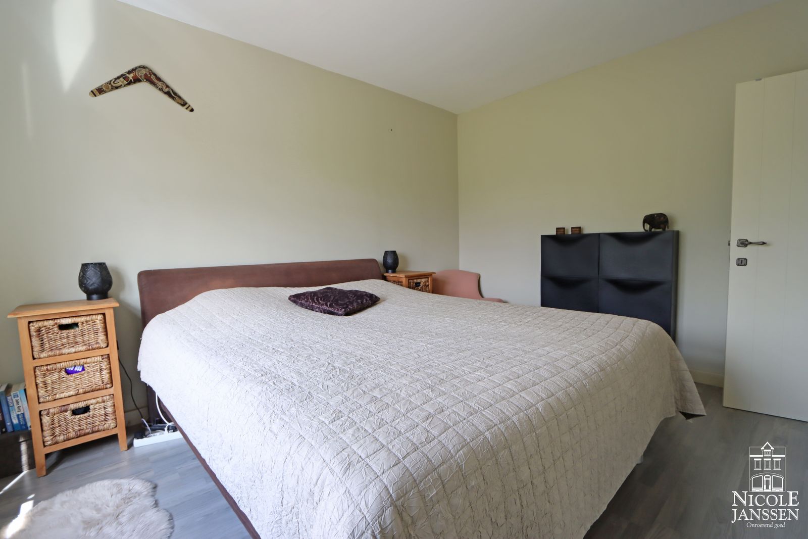 17 Nicole Janssen huis te koop - Slachthuisstraat 29 te Maaseik (slaapkamer 2 foto 2)_bewerkt-1.jpg