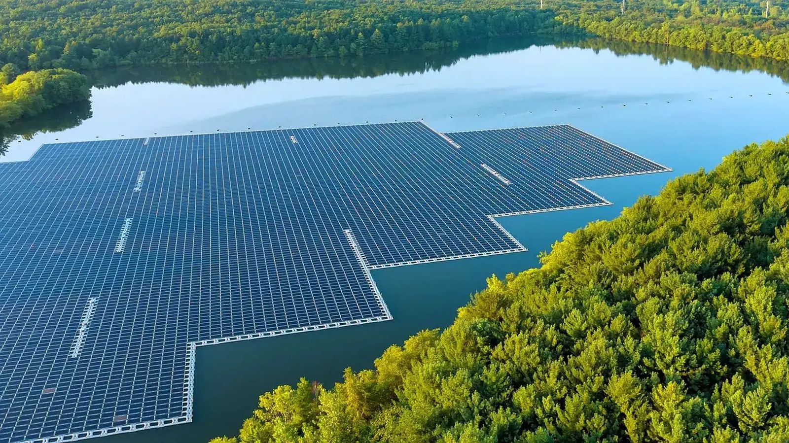 Grootste zonnepanelenpark van Europa opent in Obourg.