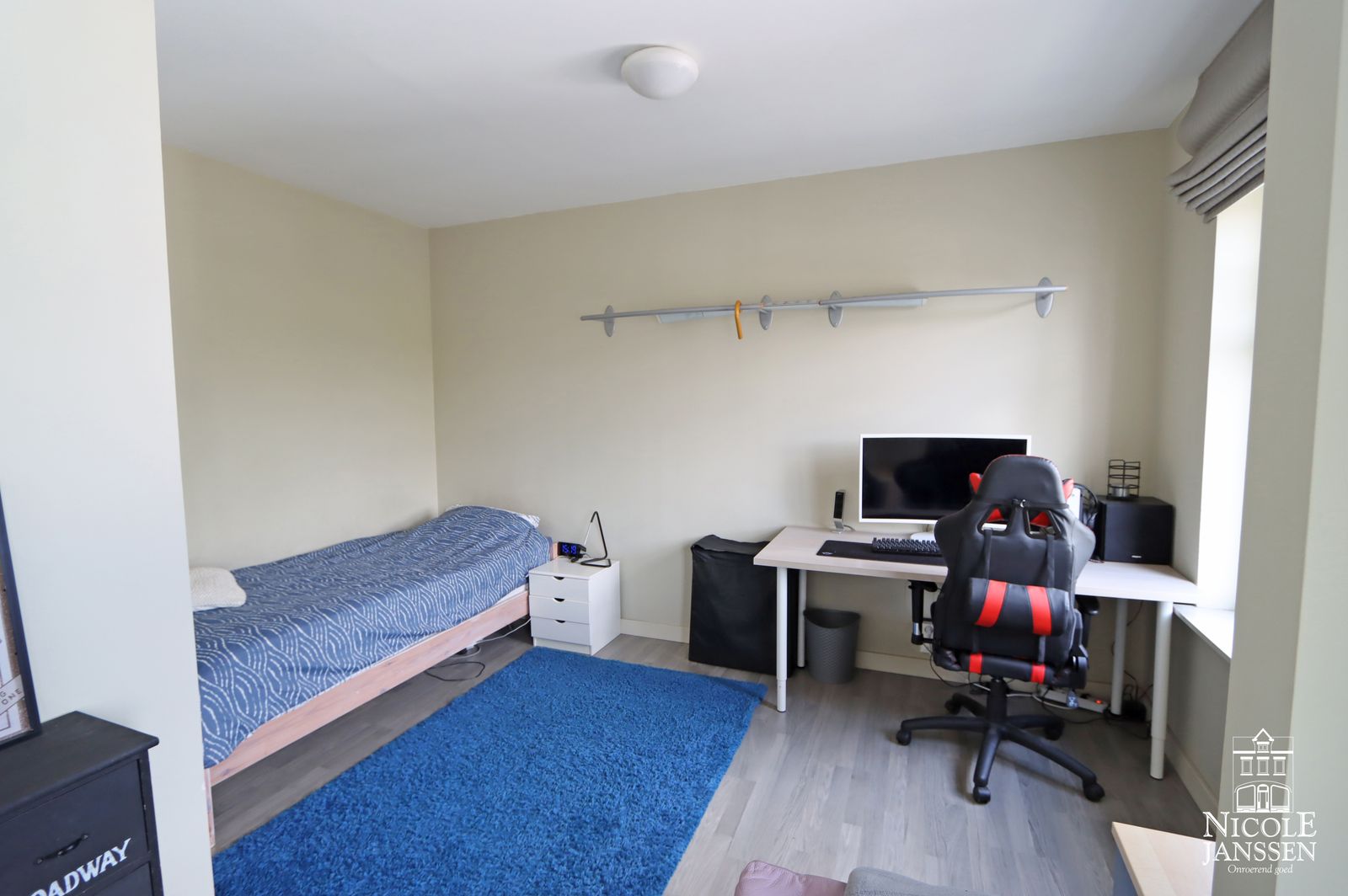 20 Nicole Janssen huis te koop - Slachthuisstraat 29 te Maaseik (slaapkamer 1 foto 3)_bewerkt-1.jpg