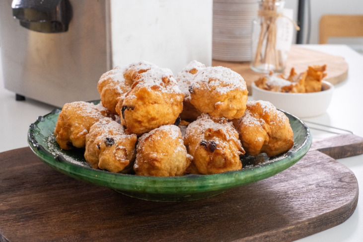 Oliebollen met rozijnen
