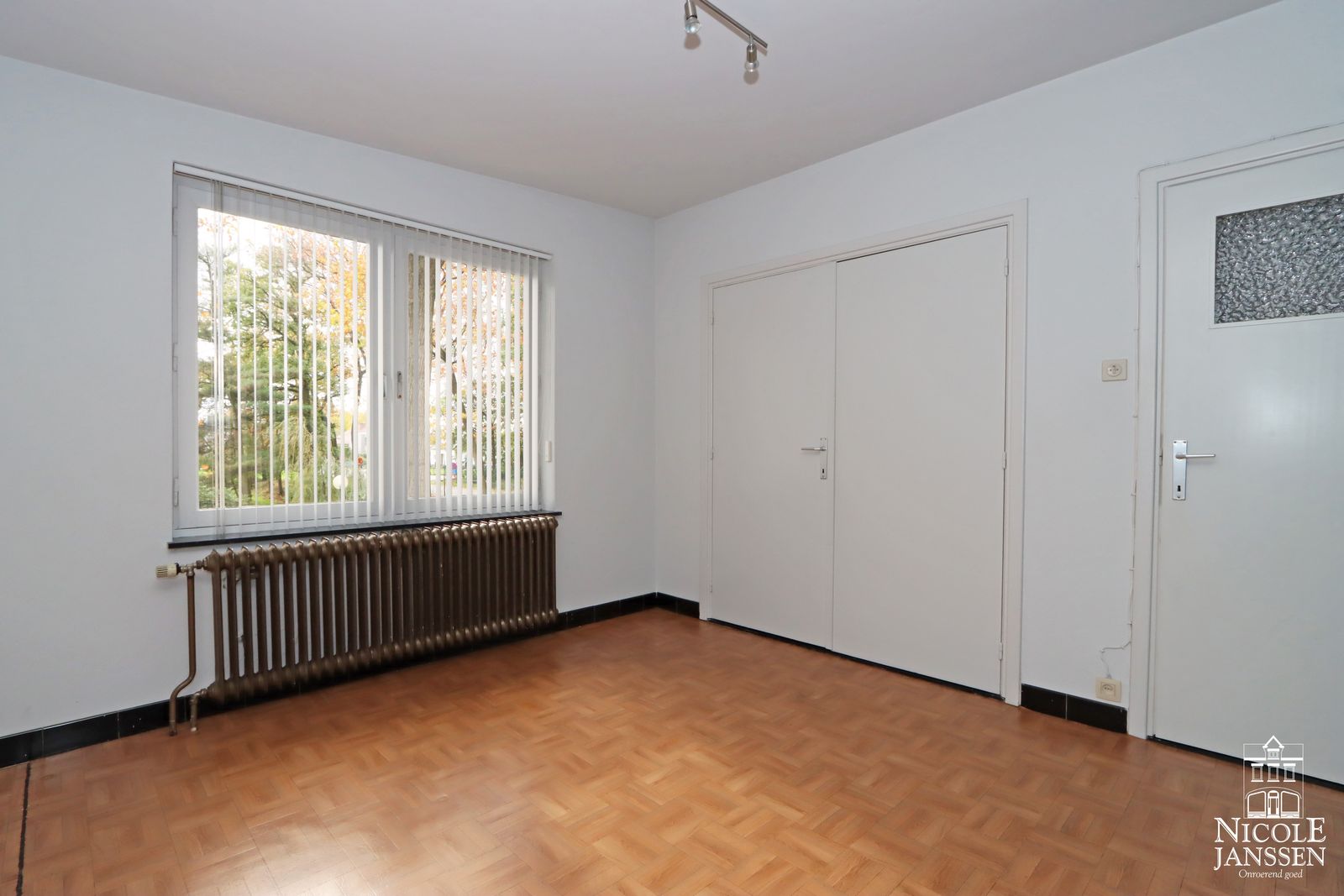 23 Nicole Janssen huis te koop Maaseik Sint-Jansberg 28 (slaapkamer 1)_bewerkt-1.jpg