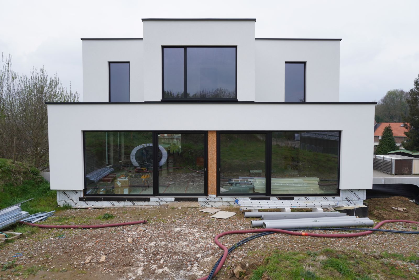 Een moderne woning, een rustige gevel: waarom profieldikte meer doet dan u denkt