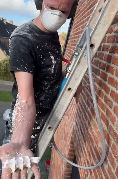Spouwmuurisolatie verwijderen