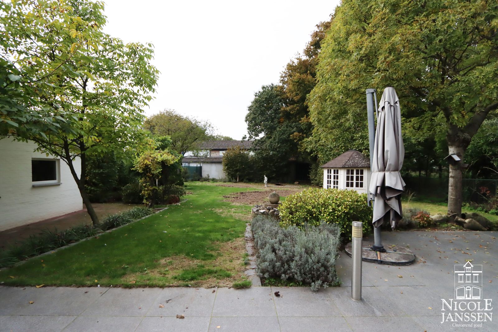 33 Nicole Janssen - huis te koop - Weertersteenweg 515 te Molenbeersel - tuin2.jpg