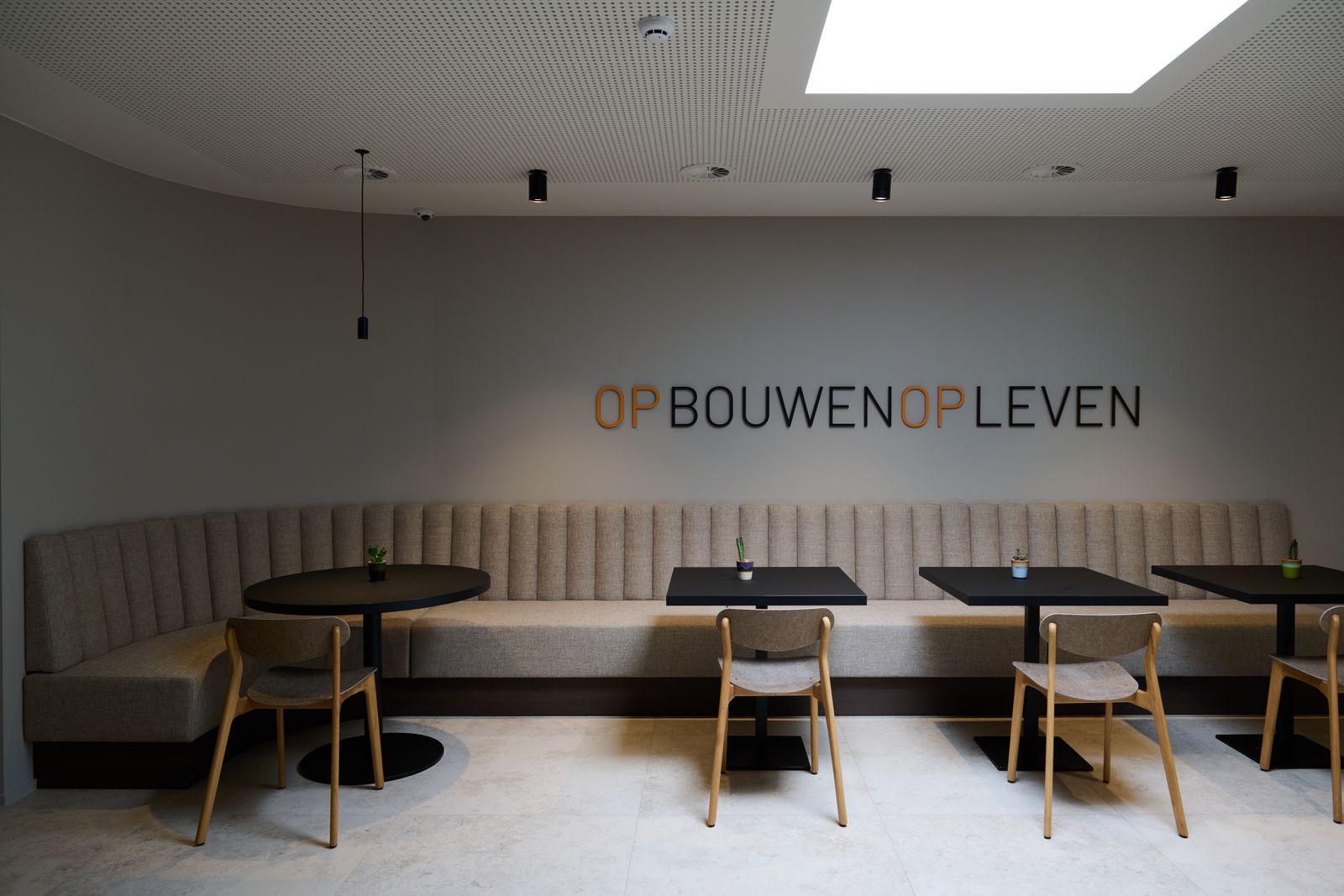 “Ons nieuw kantoorgebouw is opgetrokken vanuit de noden van onze opbouwers”