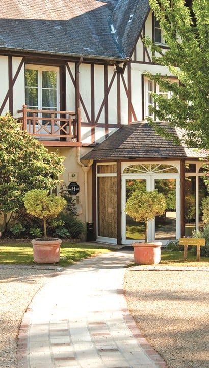 Normandische keuken met Michelinster in Le Manoir du Lys ****