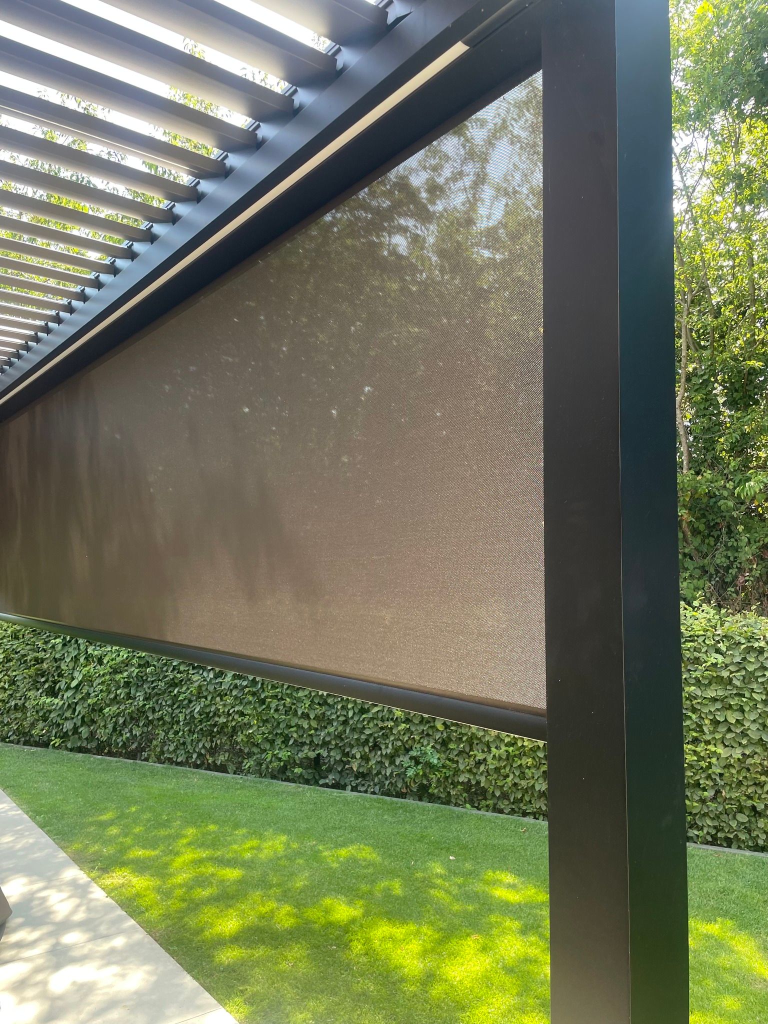Atrox - windvaste zipscreens voor beschutting tegen zon, wind en regen
