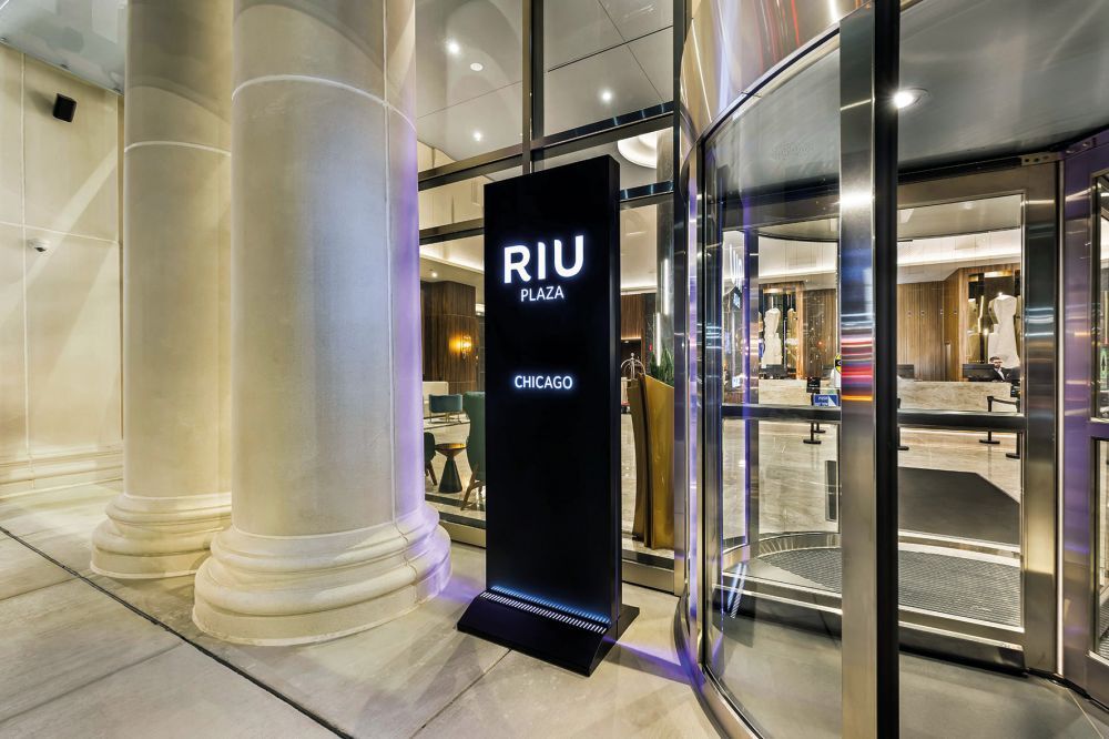 RIU Plaza Chicago****