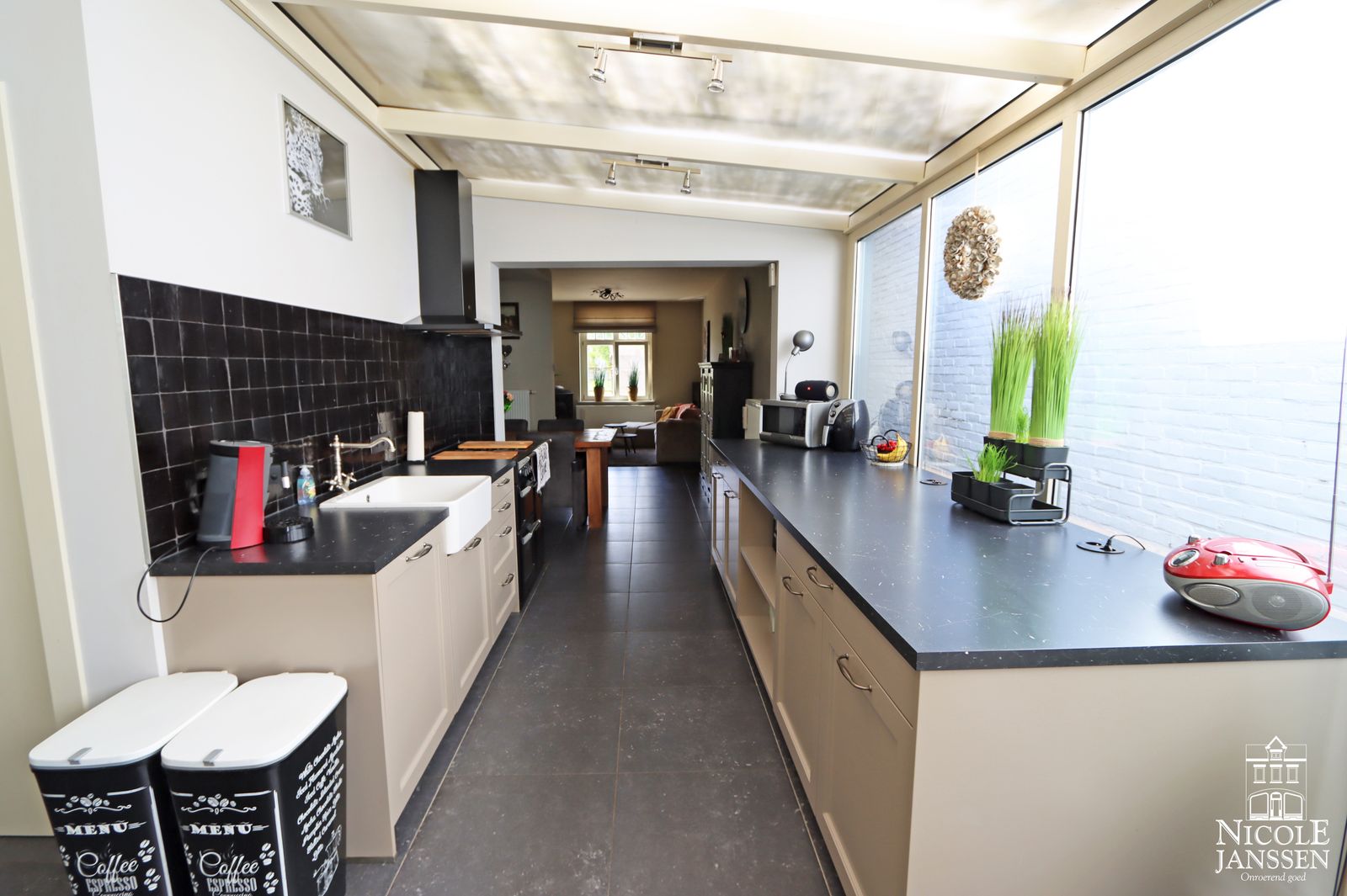 9 Nicole Janssen huis te koop - Slachthuisstraat 29 te Maaseik (keuken foto 3)_bewerkt-1.jpg