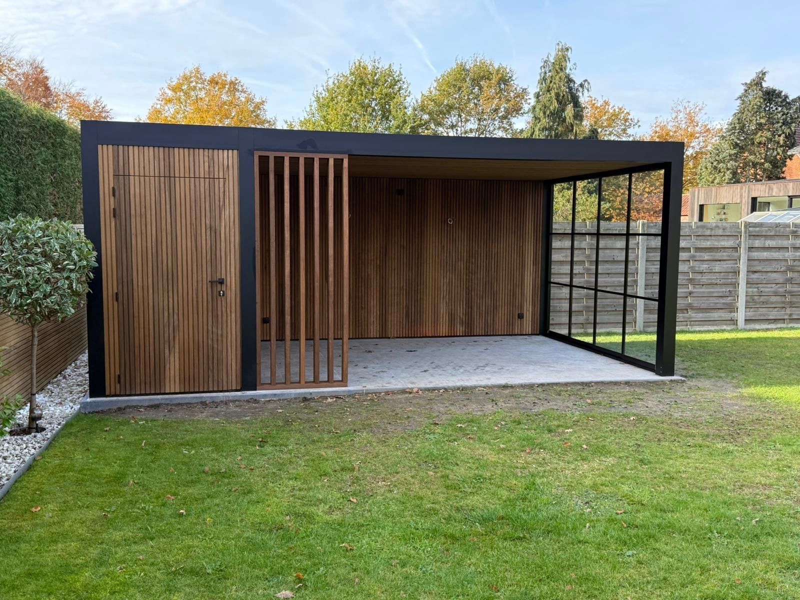 Realisatie te Zonhoven van een Maluwi tuinkamer met Fraké thermowood