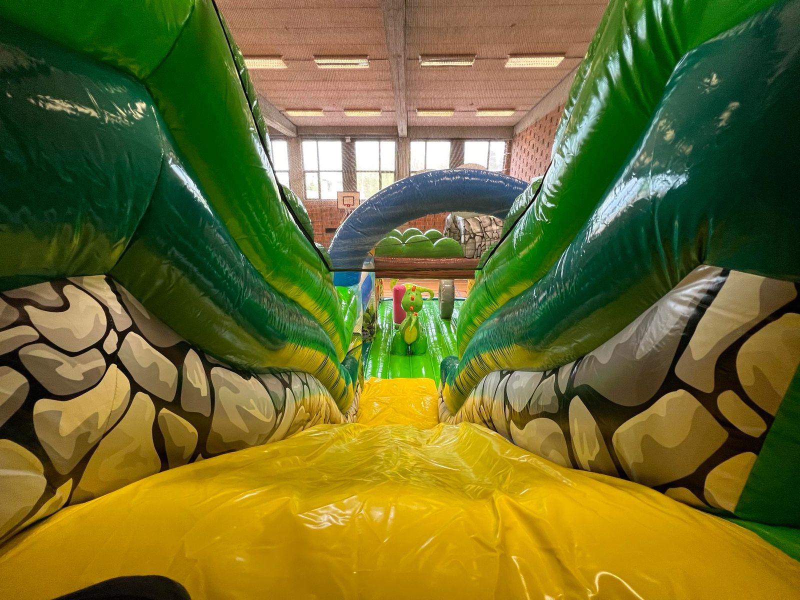 Attractie-jurassic-park (1).jpg