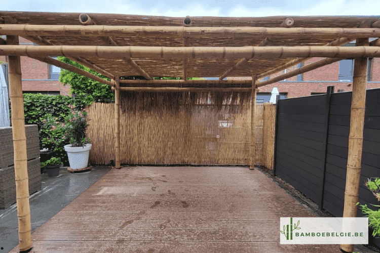 Bamboe Pergola van Guadua Palen op Terras