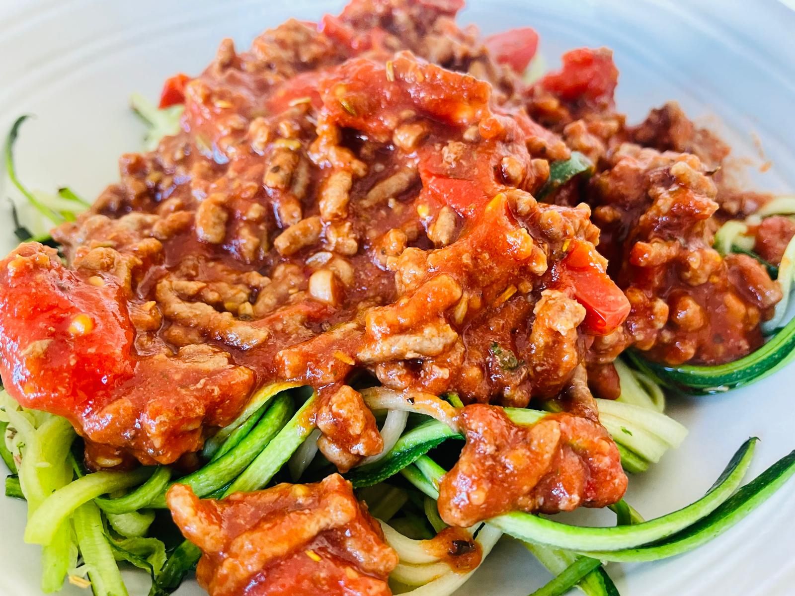 Courgetti met venkel gehakt in een tomatensausje