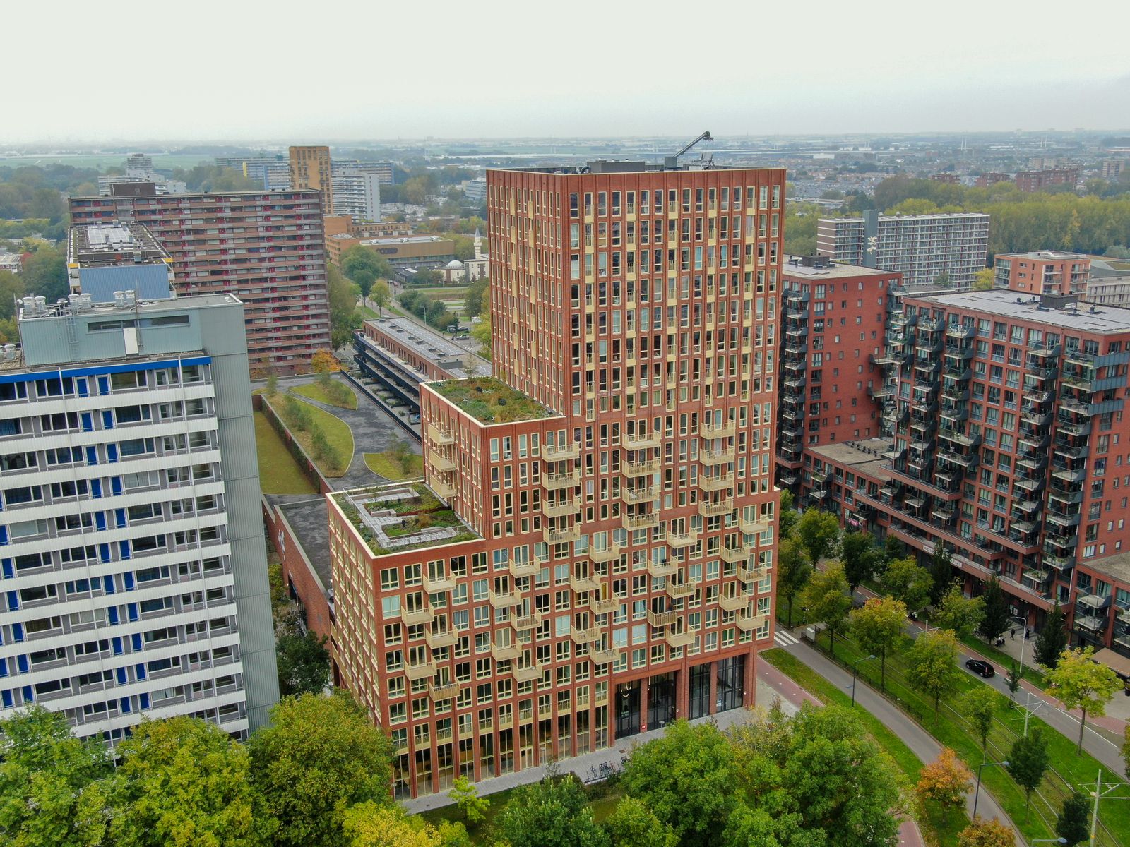 Update over Woontoren Martinus Nijhofflaan Delft door MBS Hoogbouw en VORM Bouw