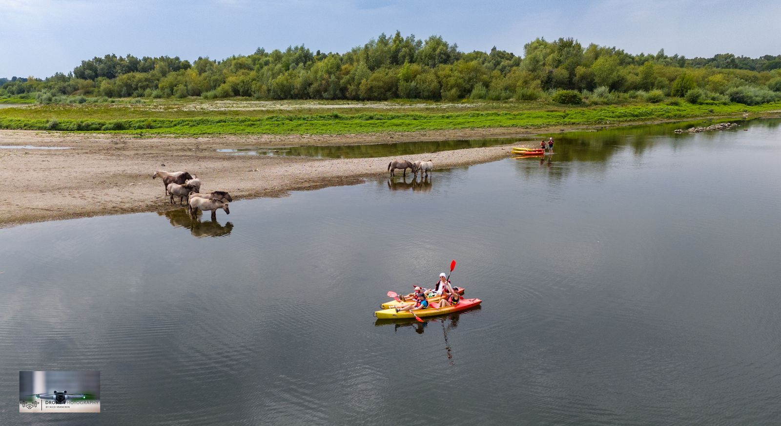 Zomer in het Maasland, genieten op het water en de opening van de zomerbars.
