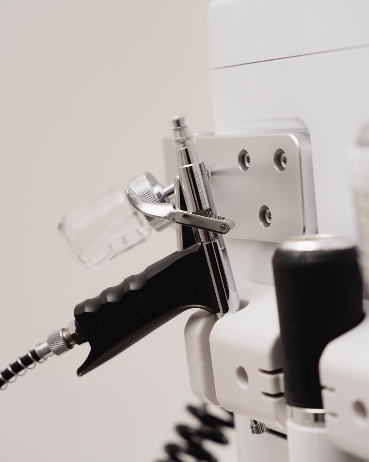 Hoe til je jouw salon naar een hoger niveau met medische beautymachines?