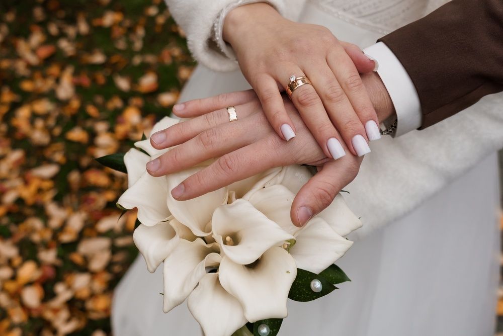 Welke kleuren werken in de herfst voor bruiden, bruidegoms en gasten