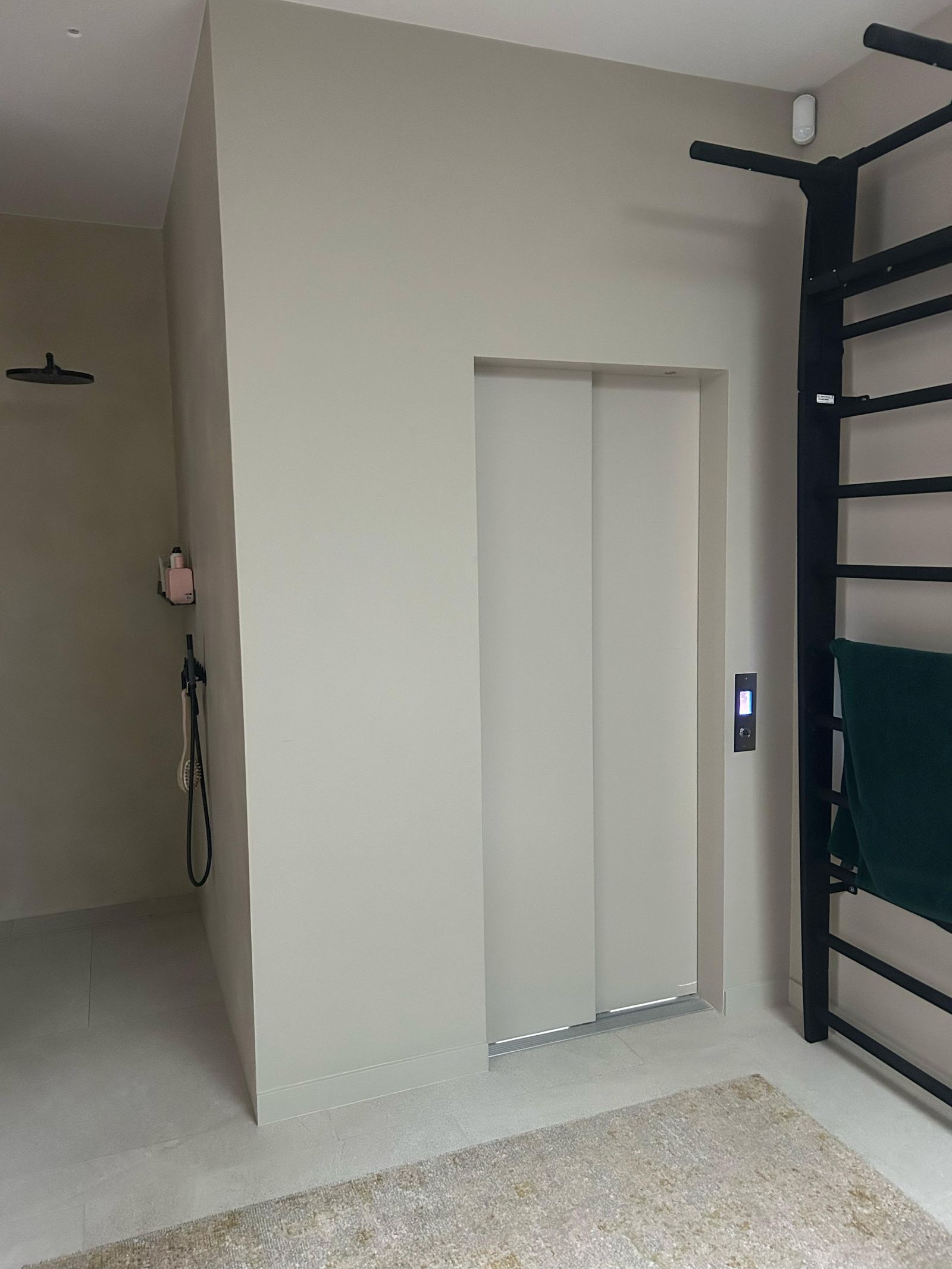 Snelle Elektrische Lift (MRL) voor Dhr. Martens te Hasselt.