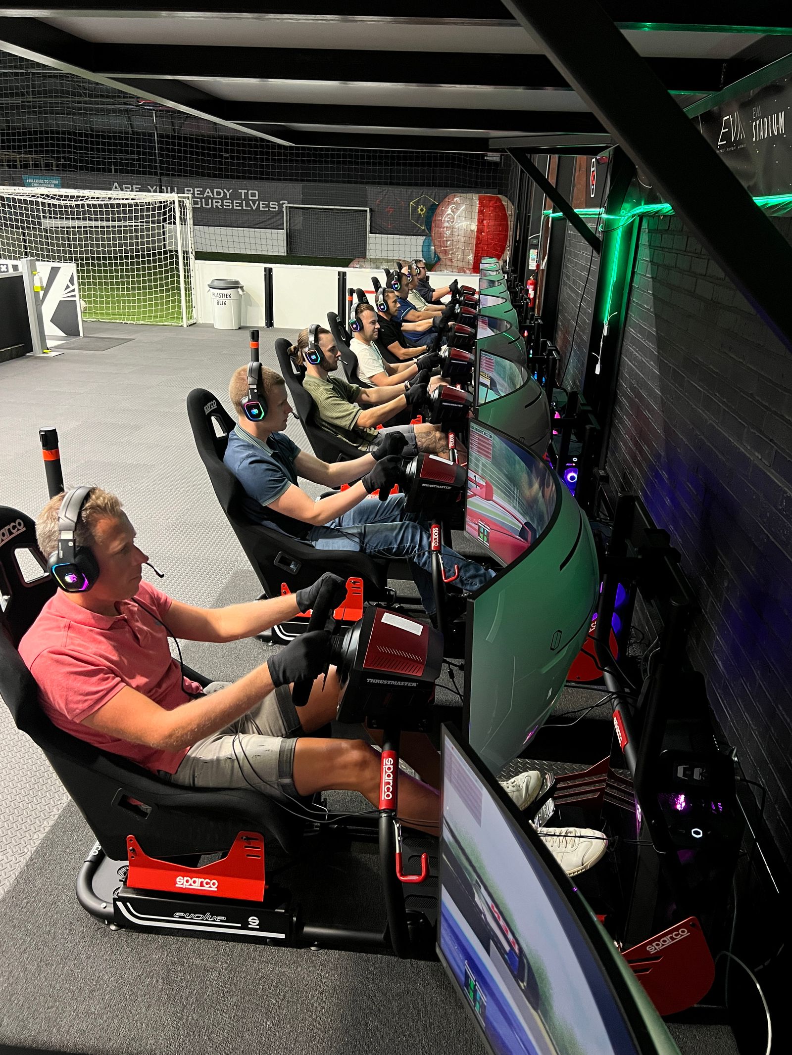 Welke raceauto past bij jouw rijstijl? doe de keuze-quiz met 300+ opties