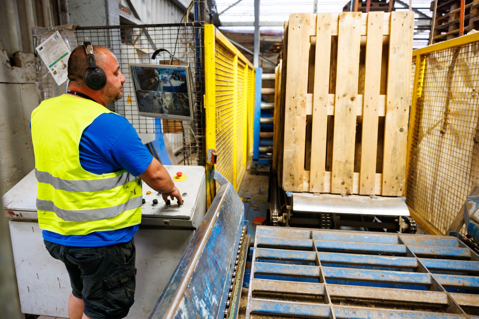 Hoe u met gebruikte pallets kosten bespaart én het milieu helpt