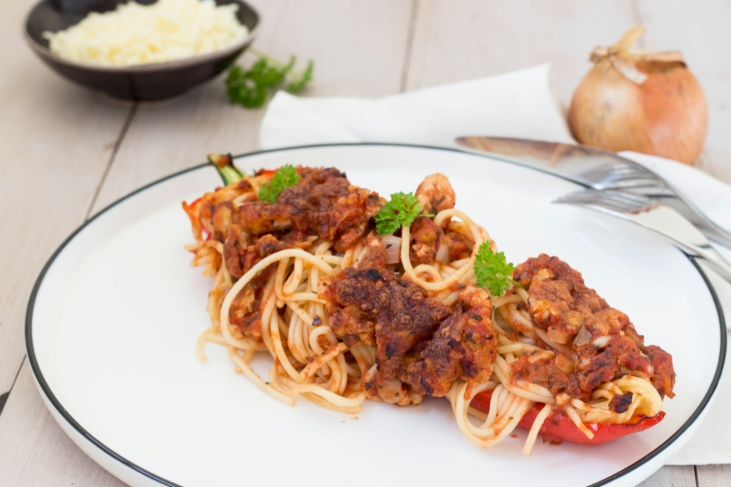 Gevulde puntpaprika met spaghetti