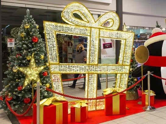 Kerstdecoratie-verlicht-pakje-oaksdale-selfiecorner (11).jpg