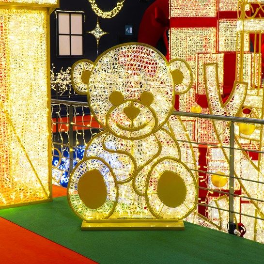 Kerstdecoratie-verlichte-beer-farington (3).jpg