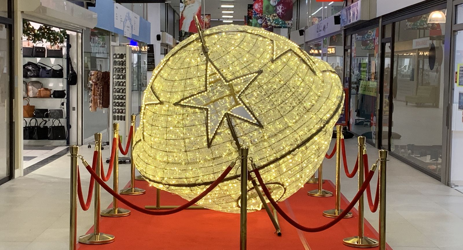 Kerstdecoratie-verlichte-kerstbel-hasting (5).jpg