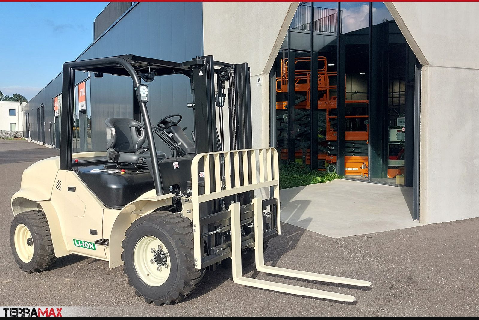 Waarom elektrische heftrucks steeds populairder worden in de bouw?