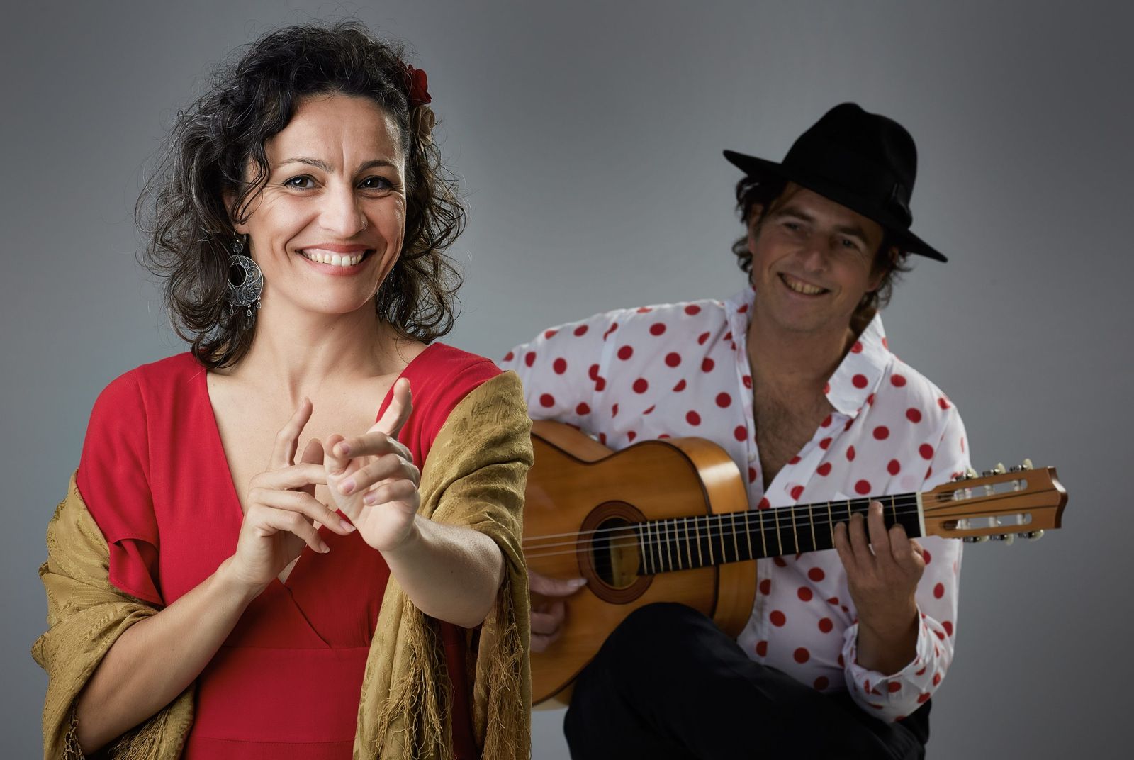 Bestel snel tickets voor dit muzikale duo, Mónica en Manito (gefotografeerd door Edwin Huizinga) en geniet van een lichtvoetige liedjesavond met hun 'Melodías del Corazon'.