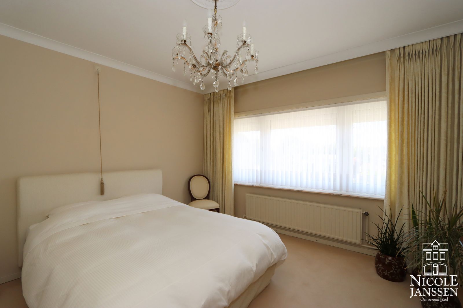 Nicole Janssen - huis te koop - Toekomststraat 36 te Kessenich - slaapkamer.jpg