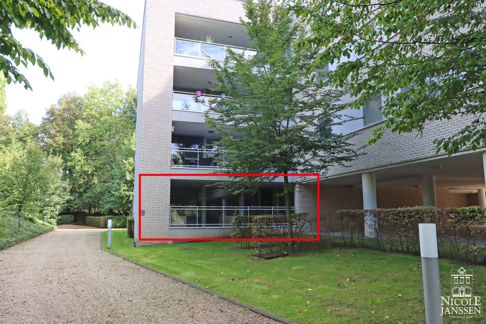 Nicole Janssen appartement te koop - Acht Meilaan 31A b 4 (voorkant met kader)_bewerkt-1.jpg